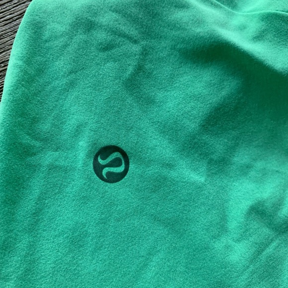 Lululemon reversible shorts - Picture 7 of 7